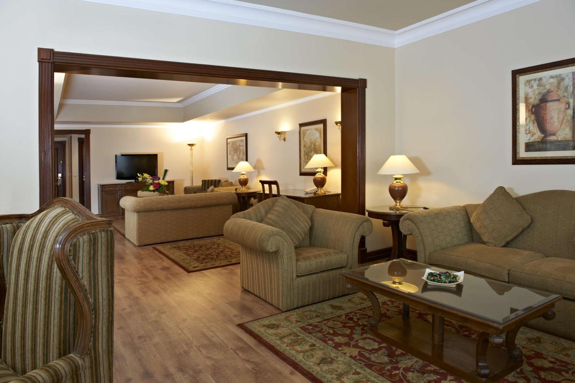 Hilton Zamalek Residences 4*